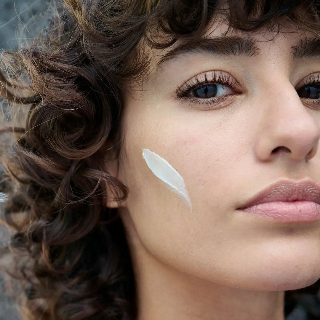 Night Cream auftragen Gesicht Hals caremare