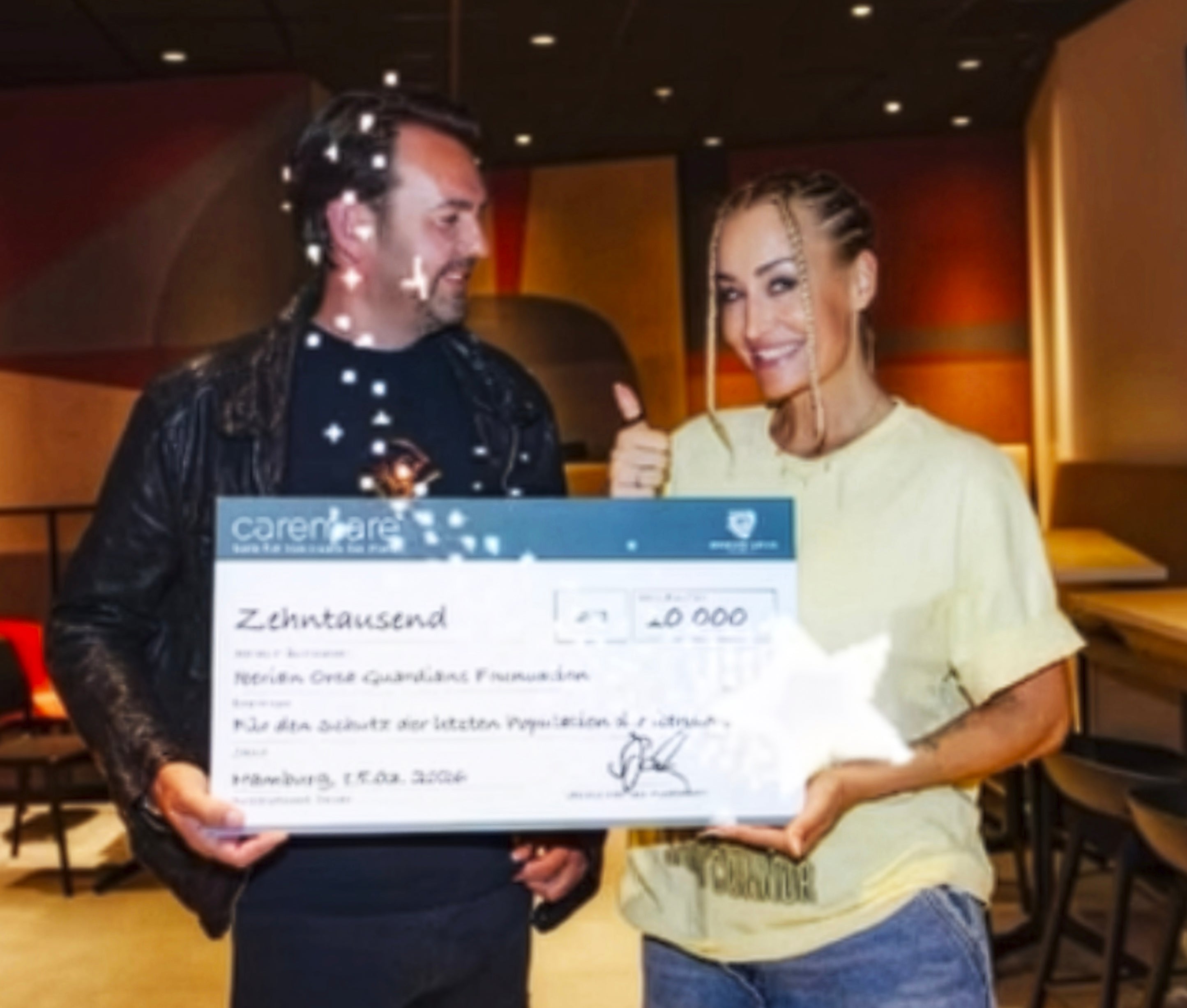 Hamburg, Backstage: caremare übergibt Spendenscheck an die Iberian Orca Guardians Foundation